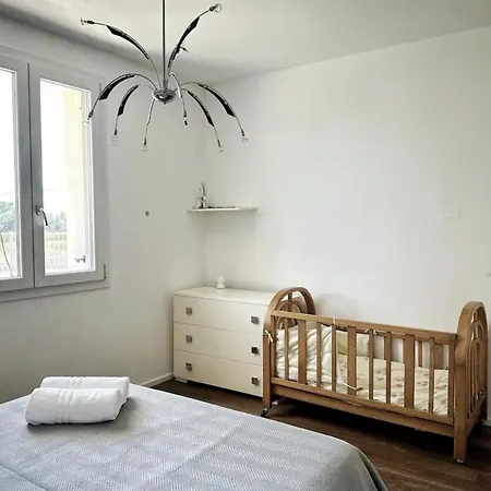 Airport Marco Polo Apartment
