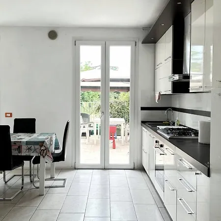 Airport Marco Polo Apartment Mestre